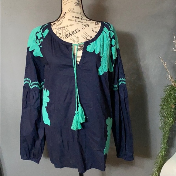 crown & ivy Tops - Navy blue top size XL